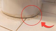 Con un truco y un ingrediente: cómo puedo limpiar los pegotes de silicona del baño