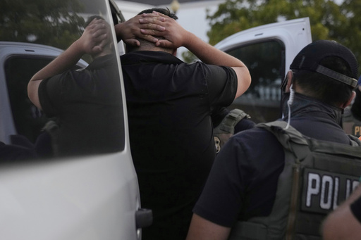 More than 400 arrests made in Chicago area operation so far, top immigration official says