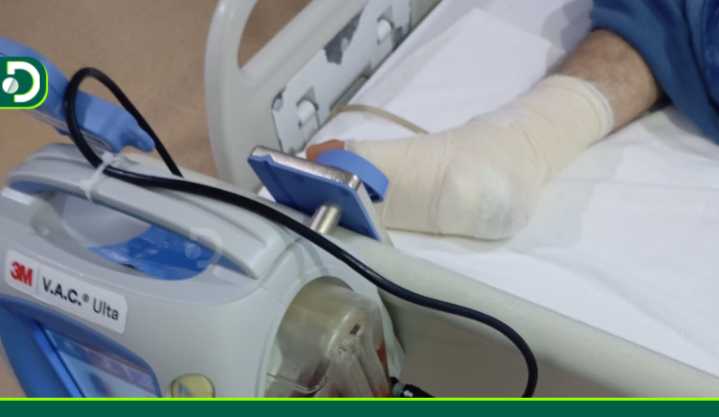 Joven hospitalizado en Rionegro por lesión en su pie fue trasladado a Medellín: su familia solicita ayuda económica