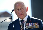 Cele|bitchy | King Charles is ‘very concerned’ about young people & social media too