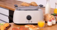 Consigue desayunos rápidos y fáciles con esta tostadora de Cecotec: ranura extra ancha y soporte para bollería