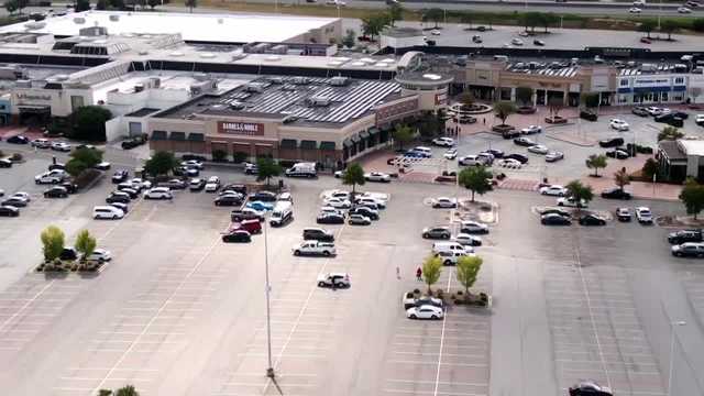 Active shooter reported at mall in Georgia