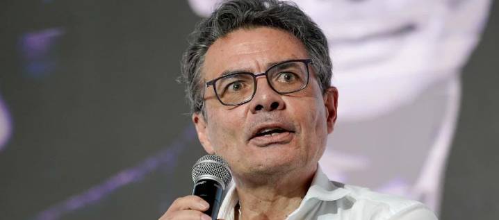 Alejandro Gaviria se bajaría de la carrera presidencial para aspirar al Congreso