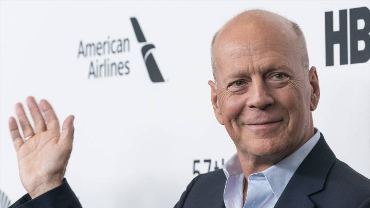 Bruce Willis vuelve a sonreír junto a sus hijas en una emotiva fotografía compartida en Instagram