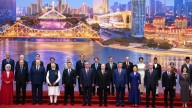 Pide cumbre convocada por China garantizar la paz en Medio Oriente