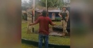 Tensión Perú-Colombia: Ejército peruano retira bandera colombiana izada en comunidad de Loreto