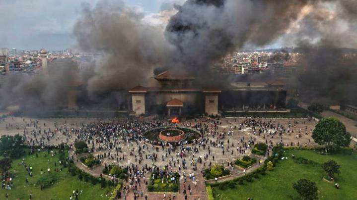 Putin should look at Nepal and be afraid