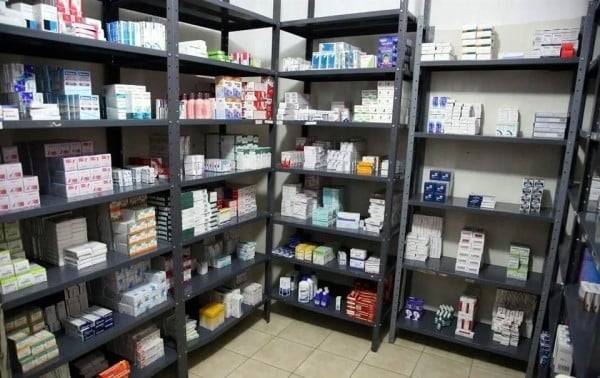 Exhiben a proveedores de medicinas incumplidos; frenan abasto total
