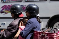 Gobierno sancionará a quienes transporten a niños menores de 10 años en motos
