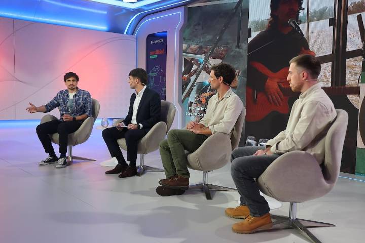 "Todo empezó como un chiste". Son 12 amigos, crearon dos motorhomes y planean dejarlo todo para recorrer la Argentina