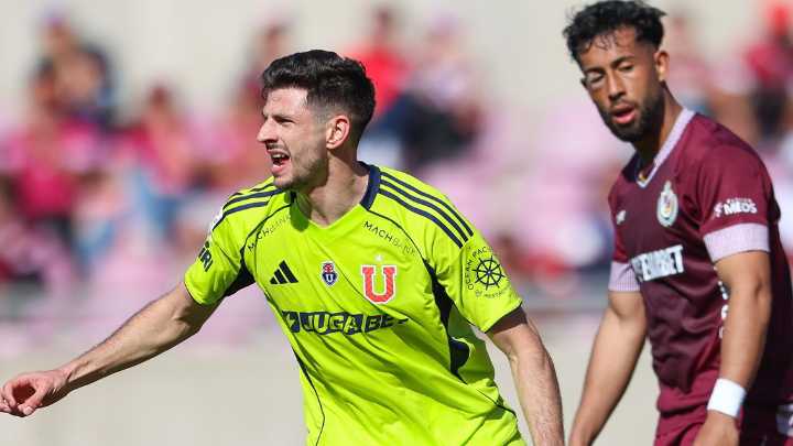 La U batalló con uno menos y rescató un sufrido empate ante La Serena