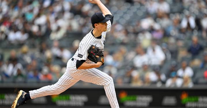 Yankees 4, Blue Jays 3: Bombers hold on tight, clinch series