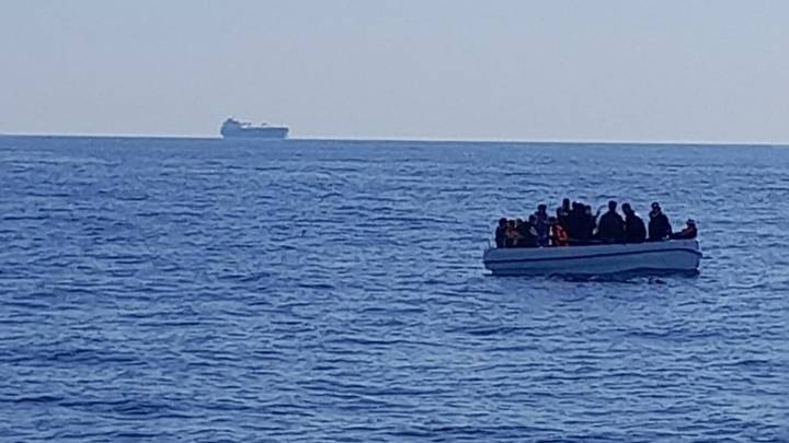 Al menos 7 migrantes muertos que iban en pateras en dos playas de Almería