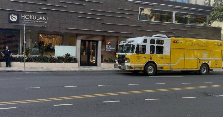 Pepper spray likely used in Waikīkī bank heist, suspect on the run