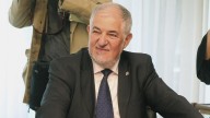 El PP duda entre pactar con el PSOE y acabar con Conde-Pumpido y el miedo a las críticas de Vox en las elecciones autonómicas