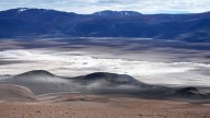 Chile firma millonario acuerdo con minera extranjera para explotar litio en tres salares