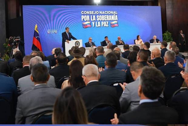 Maduro afirma que en el país hay un espíritu de unión nacional ante amenazas de EEUU