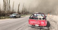 Incendio en la Ruta Provincial 65: bomberos de Cervantes trabajan en el lugar