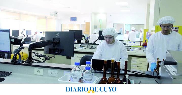 Adium por dentro: tecnología y capital humano, combo ideal en la producción de remedios