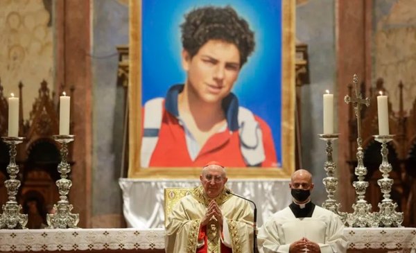 Carlo Acutis, el joven que murió a los 15 años y será canonizado por el papa León XIV