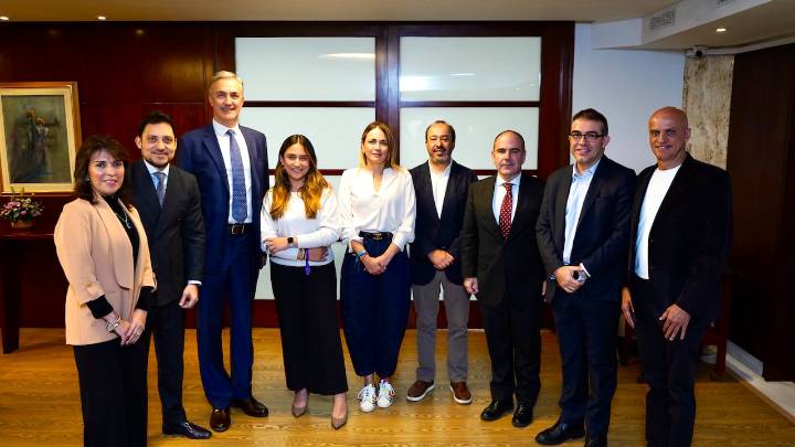 Cambio Radical y el Centro Democrático alistan cumbre parlamentaria de oposición