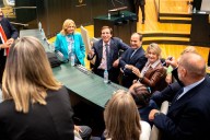 El PP de Almeida aprueba una propuesta de Vox que obliga a informar a las mujeres sobre el supuesto síndrome post aborto