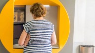 Vuelven los cajeros: los pueblos de Madrid van a recuperar el dinero en efectivo