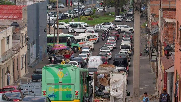 Crónica: Atravesar el Pípila en hora pico, una odisea para cualquier michoacano
