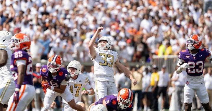 Georgia Tech K Aidan Birr Almost Recreated Iconic NFL Celebration After Walk Off Win Against Clemson Aidan Birr lifts Georgia Tech over Clemson with a 55-yard walk-off, then nearly mimics an iconic NF