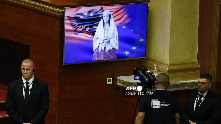 Primera ministra IA que creó polémica mundial afirmó que: “No estoy aquí para reemplazar a los humanos"