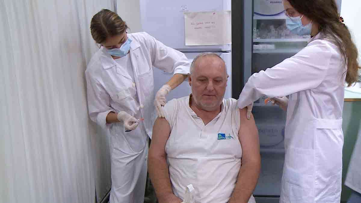 Arranca este miércoles la campaña de vacunación contra la gripe, el covid y el VRS: novedades