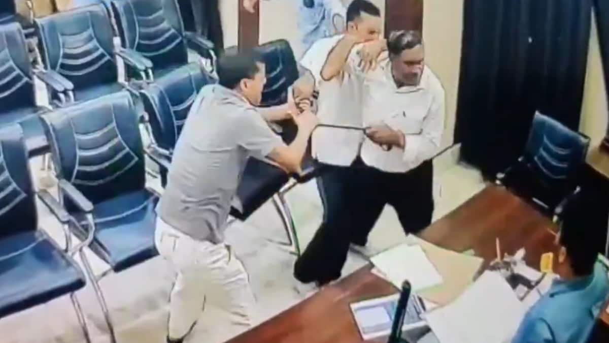 On Cam, UP Headmaster Whips BSA With Belt ‘4 Times In 5 Seconds’; Slams File On Table, Breaks Phone
