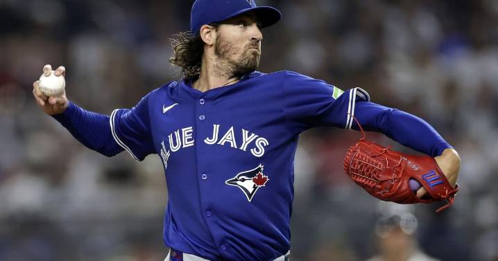 Blue Jays beat Yankees 7-1, extend AL East lead