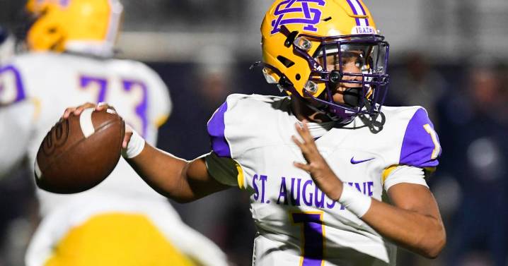 Here are 10 New Orleans area quarterbacks to watch this high school football season