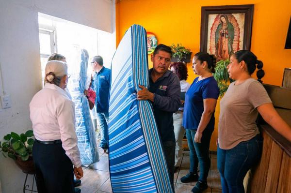 DIF Nayarit entrega apoyos a familias afectadas por inundaciones en Tepic