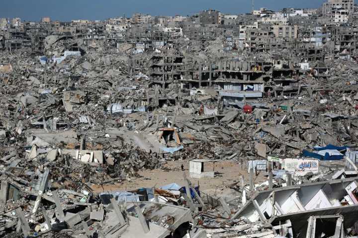 Israel bombardea intensamente Gaza mientras sus tropas avanzan “poco a poco”