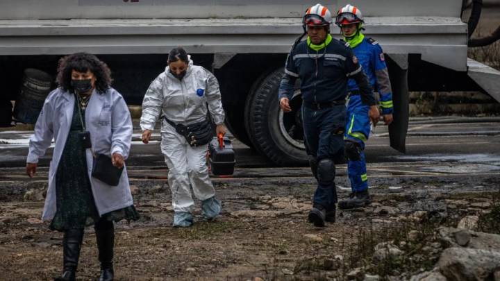 Fiscalía CDMX descarta bache como causa de volcadura de pipa en Iztapalapa