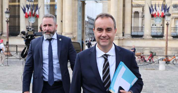 Acusan al nuevo primer ministro francés de falsificar su currículum