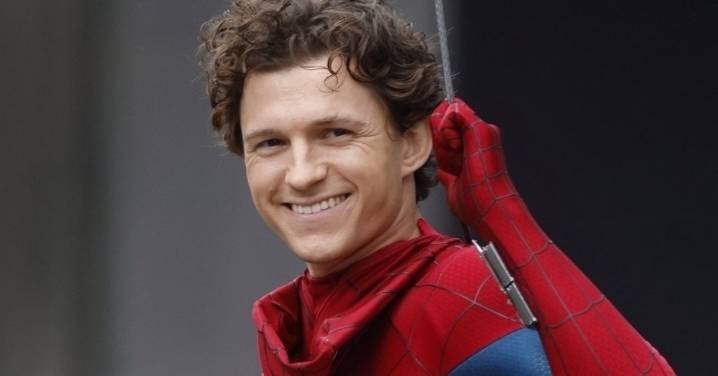 Hospitalizan a Tom Holland tras caer durante filmación de Spider