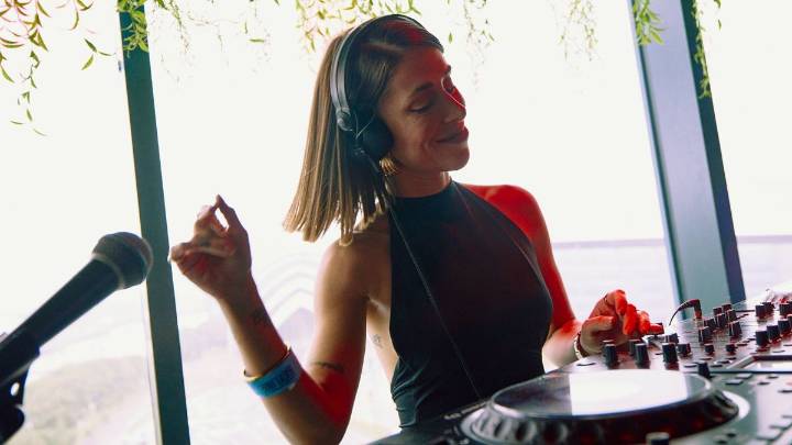 Rocío Portillo, la DJ mendocina que lleva su música por el mundo después de ganarle a la leucemia