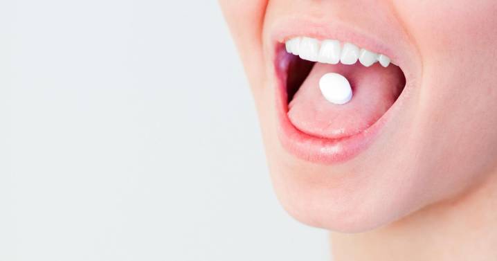 Partir, triturar pastillas y abrir las cápsulas puede alterar la eficacia