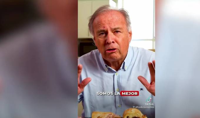 Alfredo Barnechea pide votar por el pan con chicharrón: “Somos la mejor cocina del mundo”