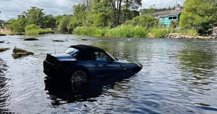 Drivers warned of 'floating car' risk as Met Office issues thunderstorm flood warning