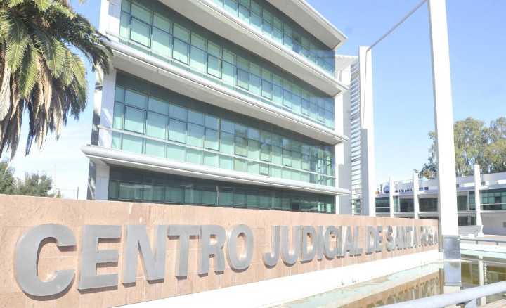 Debe devolver 16 millones que le depositaron por error