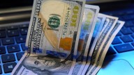 Luis Caputo enturbió el mensaje y el dólar ya vale $ 1.400 para los minoristas