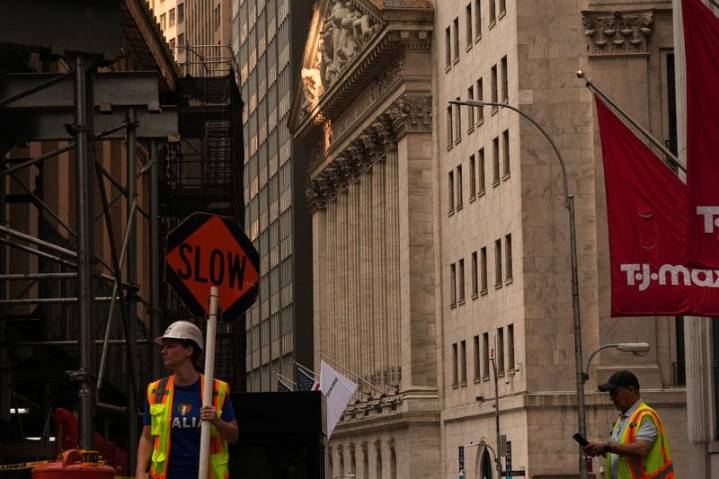US private payrolls miss expectations in August