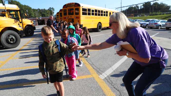School is open in Poughkeepsie. See elementary school students arrive