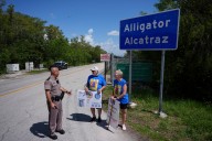 First hearing held on detainees' legal rights at 'Alligator Alcatraz' after judge orders wind down