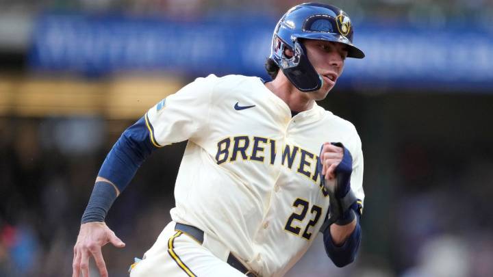 Christian Yelich (back soreness) returns to Brewers' lineup