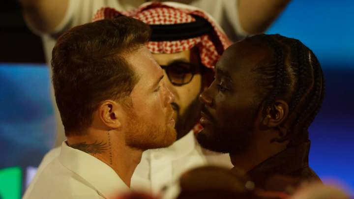 Who is commentating on Canelo Alvarez vs Terence Crawford for Netflix?